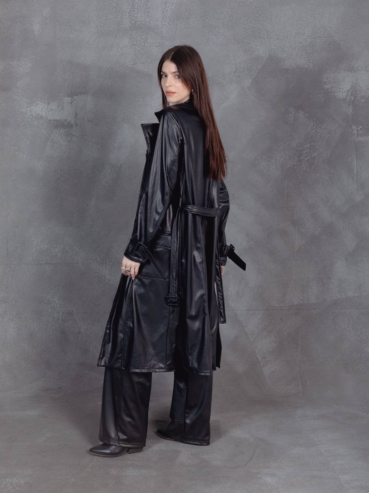 Trench Mode Coat