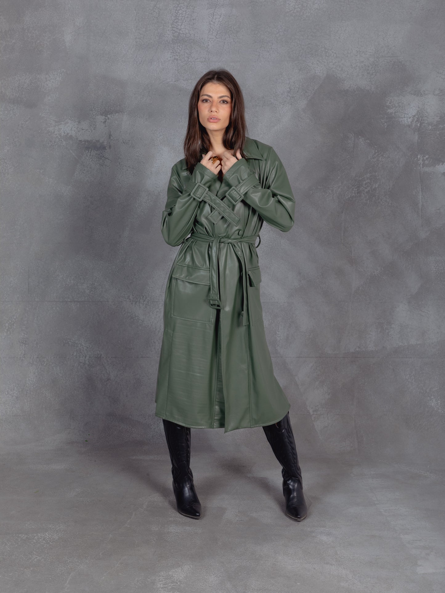Trench Mode Coat