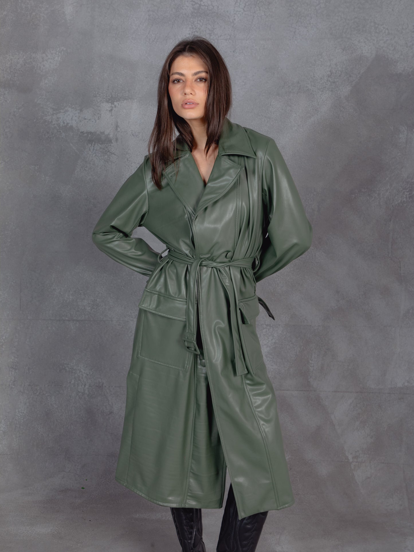 Trench Mode Coat